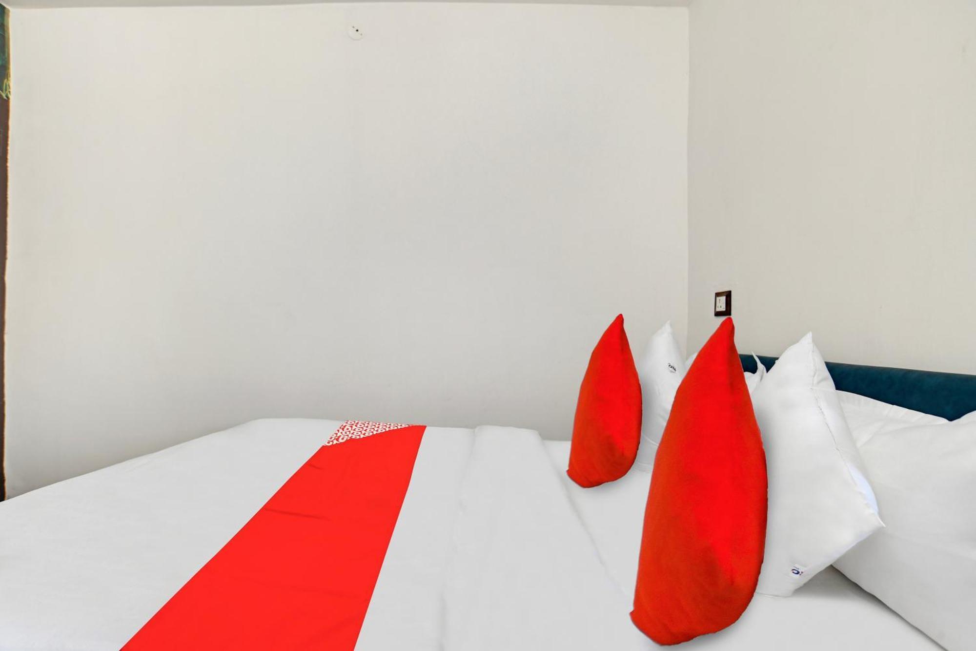 Oyo Flagship Hotel Shree United Indore Buitenkant foto