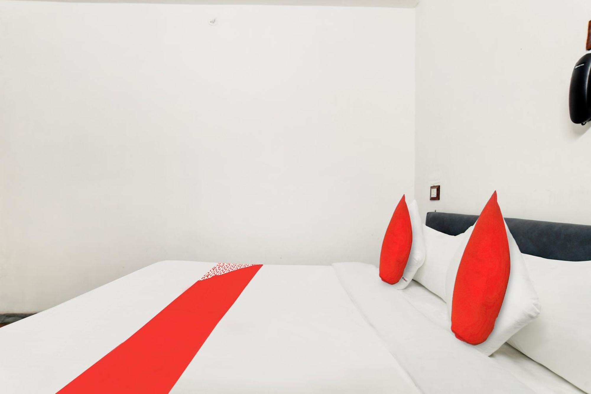 Oyo Flagship Hotel Shree United Indore Buitenkant foto