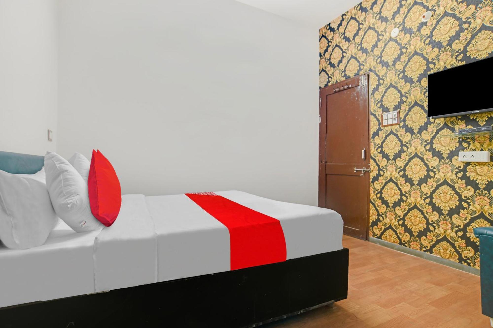 Oyo Flagship Hotel Shree United Indore Buitenkant foto